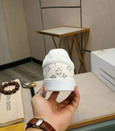 Picture of Louis Vuitton Shoes _SKULVsz38-44mnf080415452